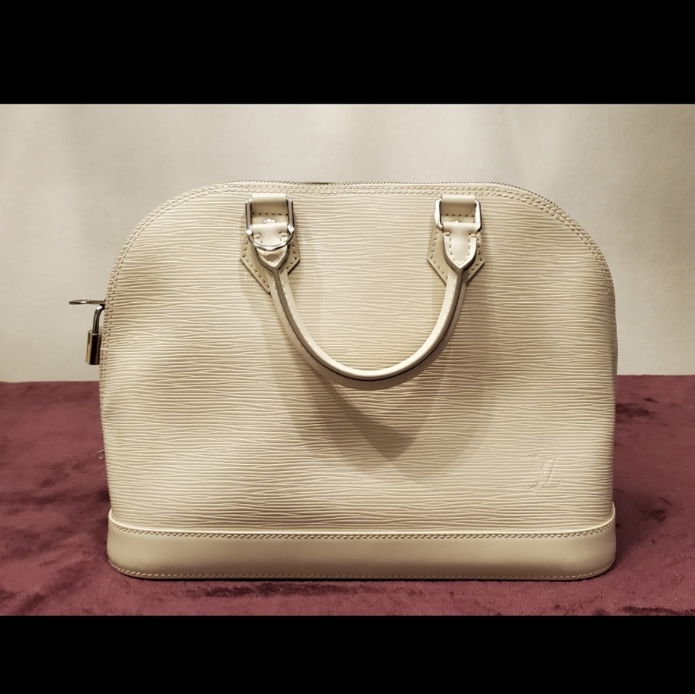 Louis Vuitton Epi Alma Ivoire PM